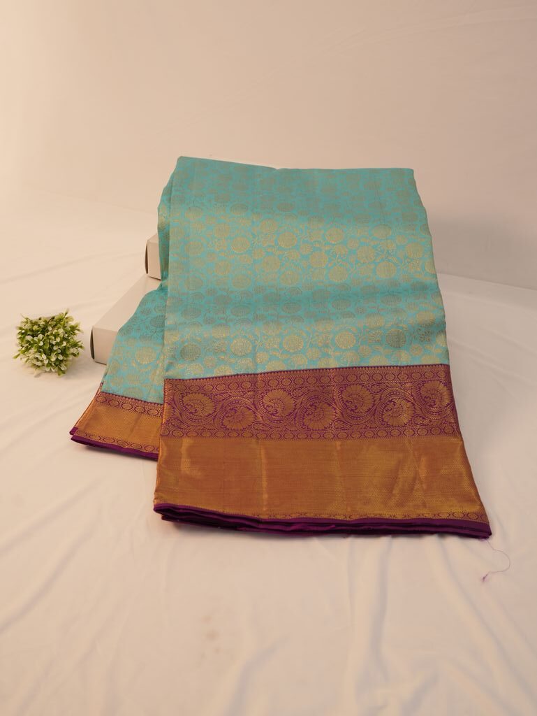 Shop Traditional Handloom Silk Saree for Your Wedding - Image 5
