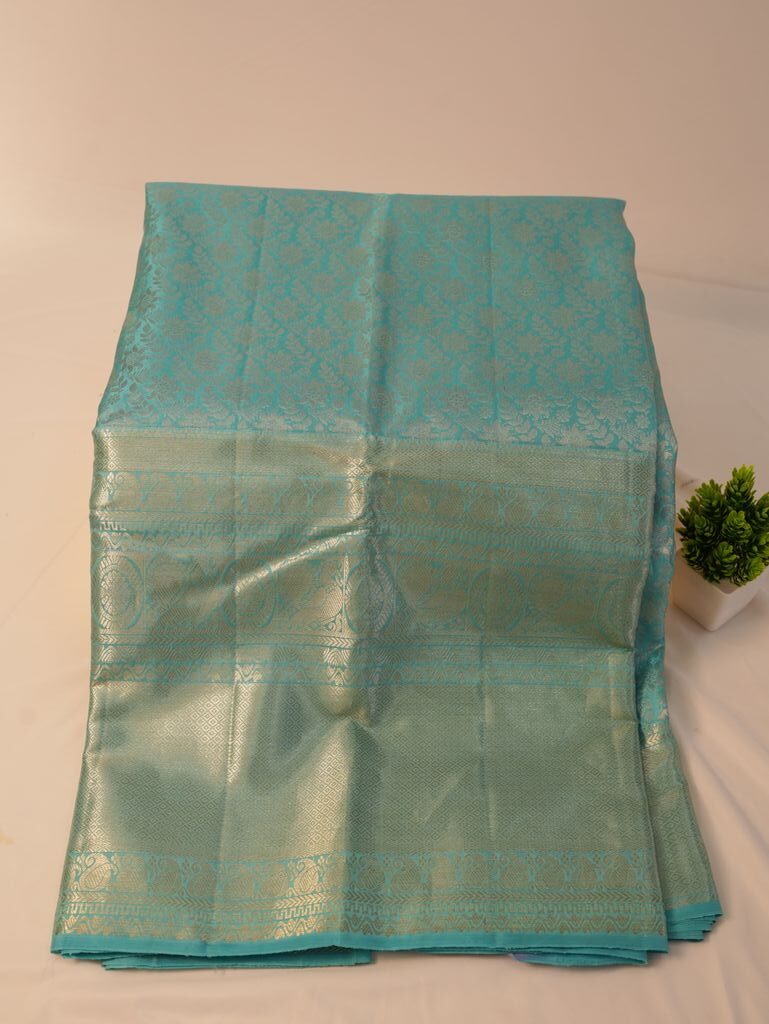 Shop Sky Blue Kanchipuram Silk Saree for Festival Functions - Image 4