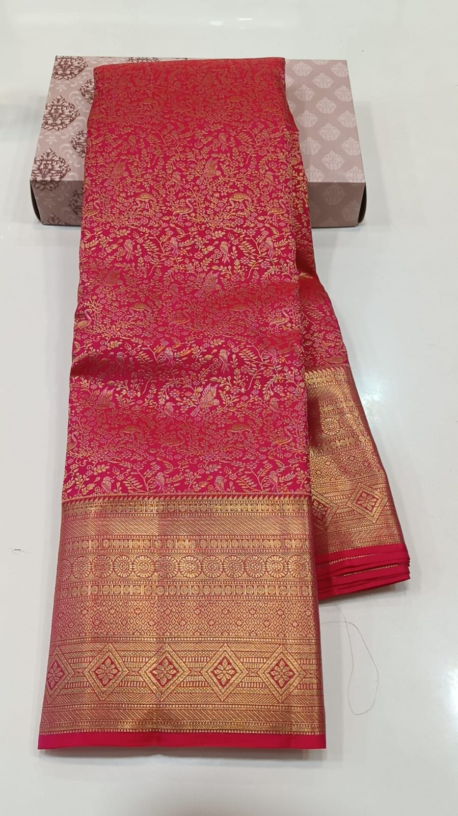 Pure 2 gram Kanchipuram handloom saree with silk mark certificate - Image 2