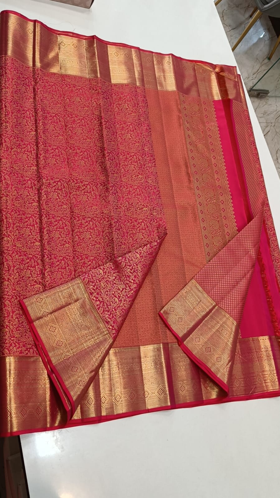 Pure 2 gram Kanchipuram handloom saree with silk mark certificate - Image 3